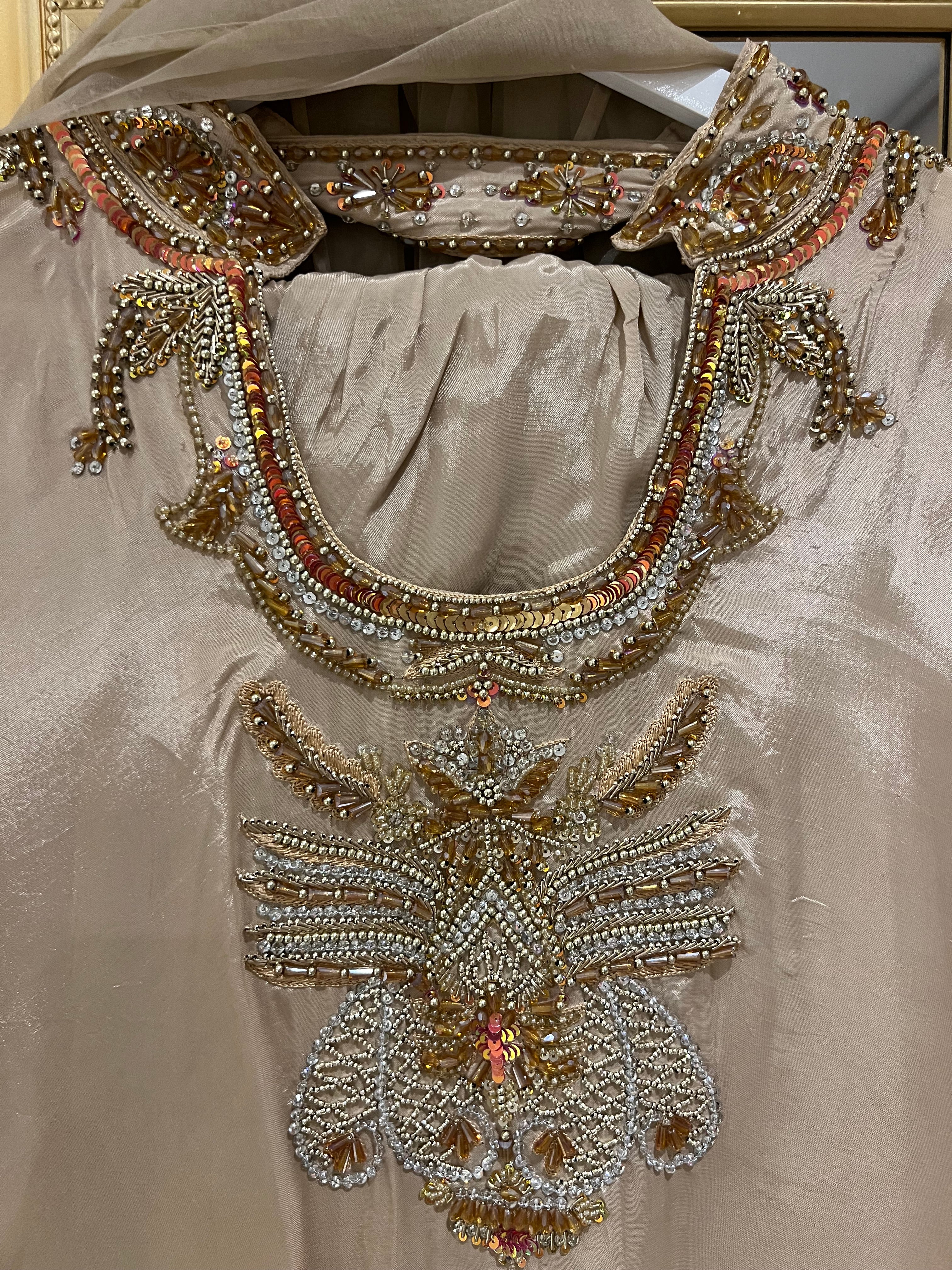Gold jewel handwork suit !