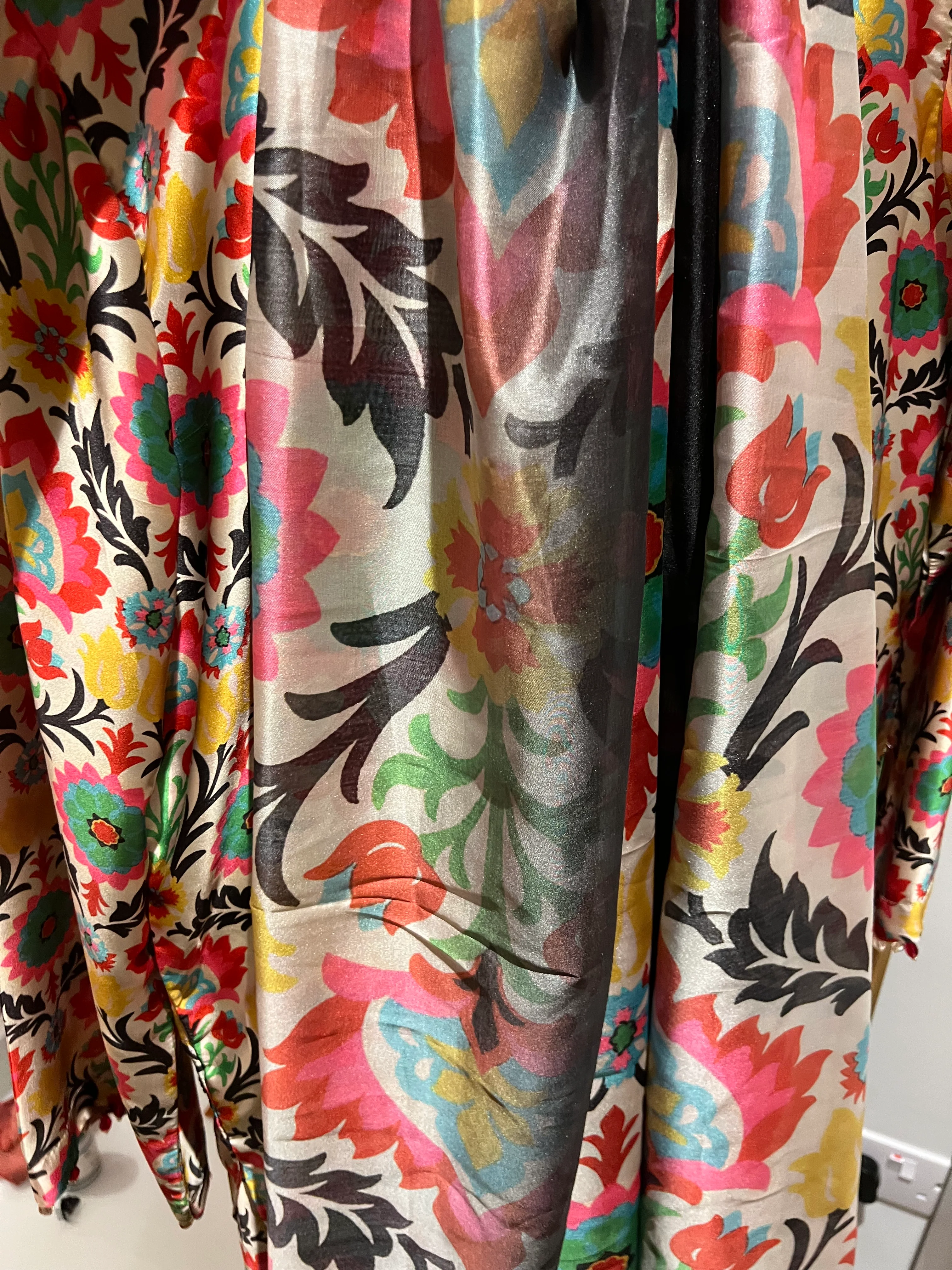 Short printed farshi shalwar set! With handwork details ! - Image 4