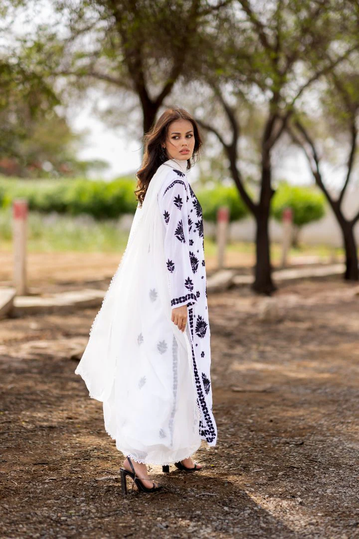 White Affair - Image 3