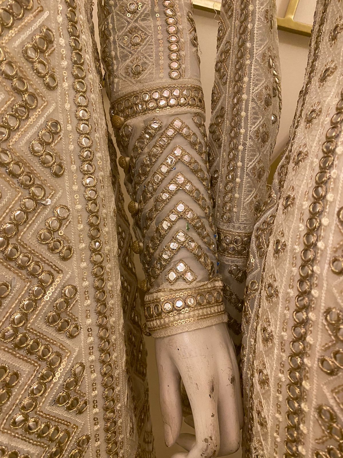 White & Gold Outfit - Image 4